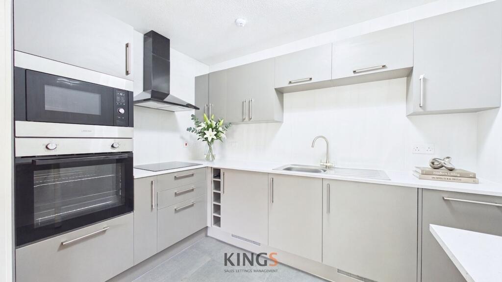 Apartment in St Albans - View 4