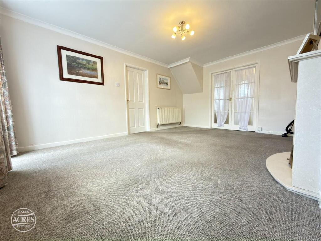House in Walsall, Pheasey - View 5