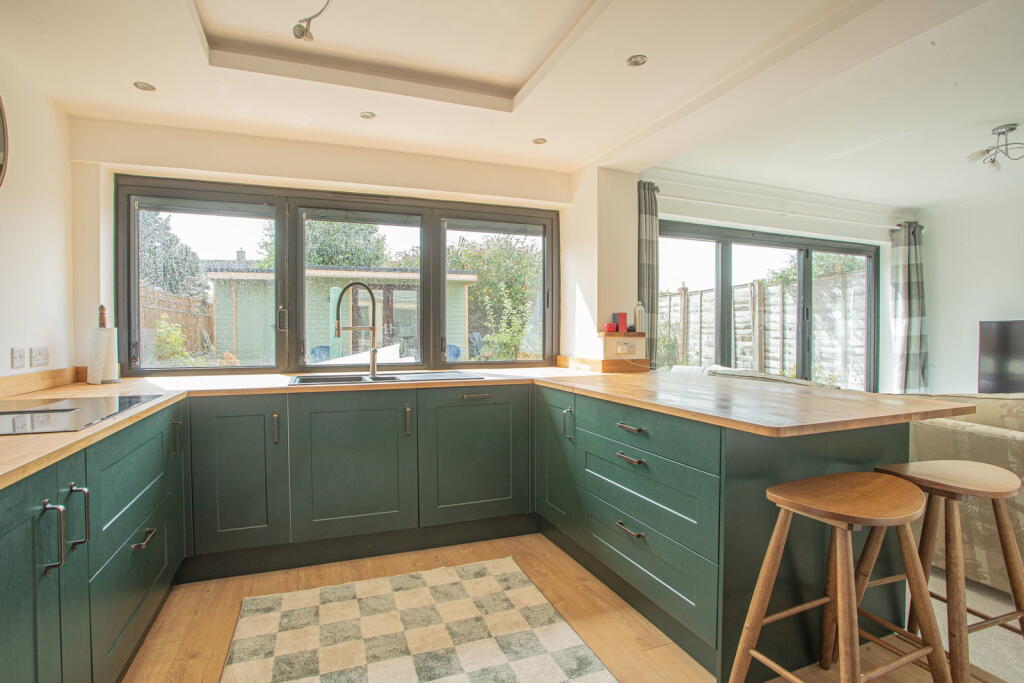 House in Gloucester - View 2