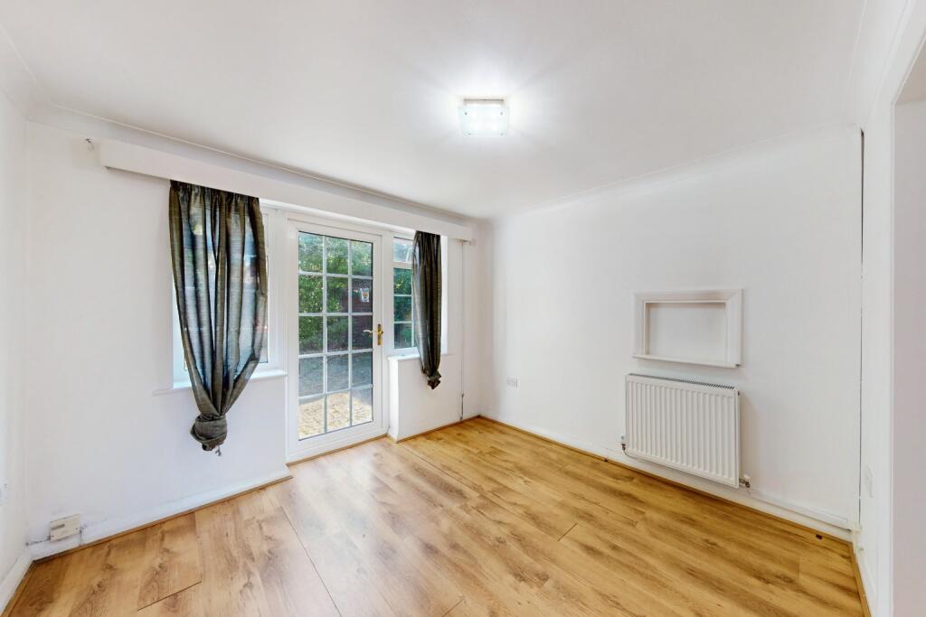 House in Harrow - View 5