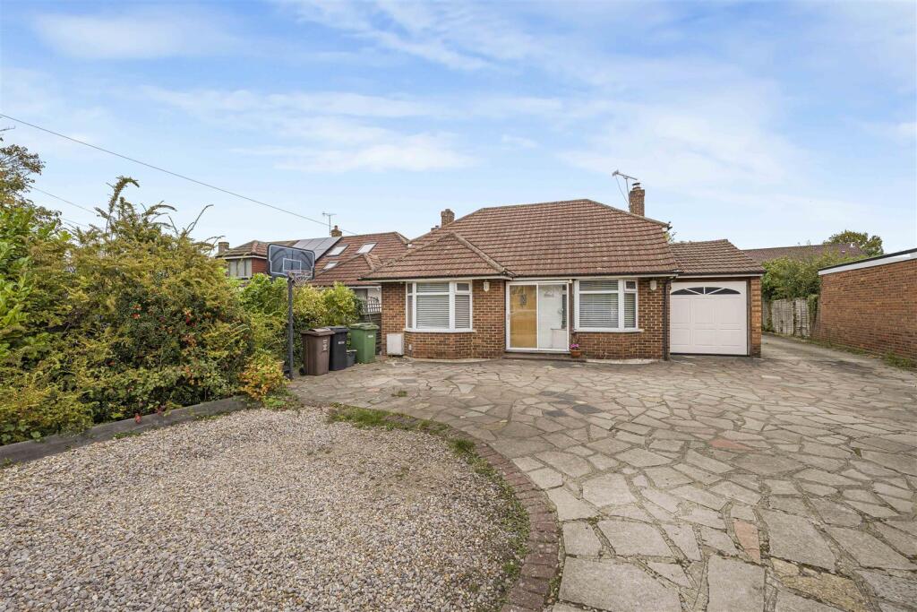 Main image of property: Park Street Lane, Park Street, St. Albans