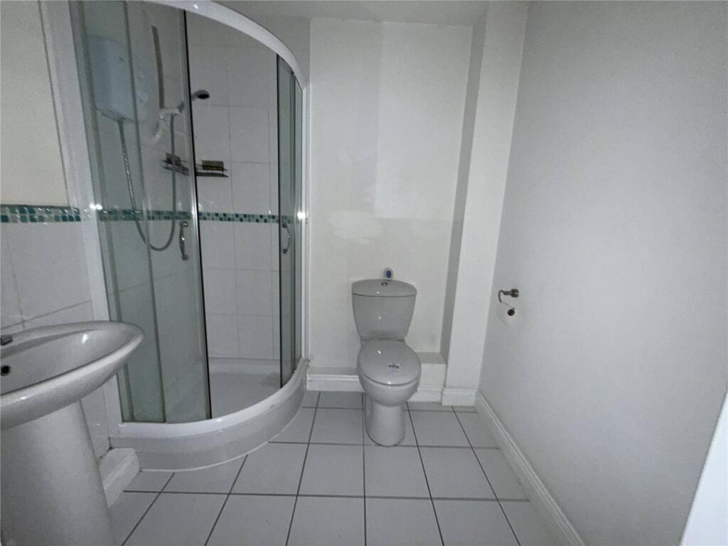 Apartment in Nottingham, Nottinghamshire - View 3