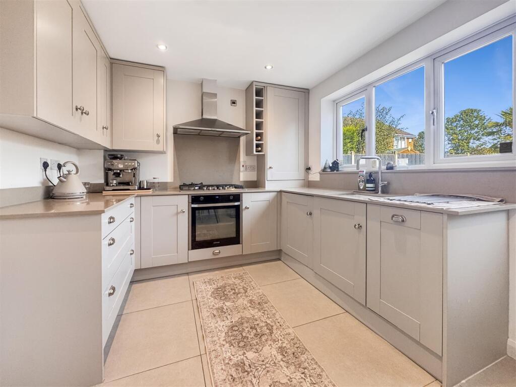 House in Whetstone - View 4