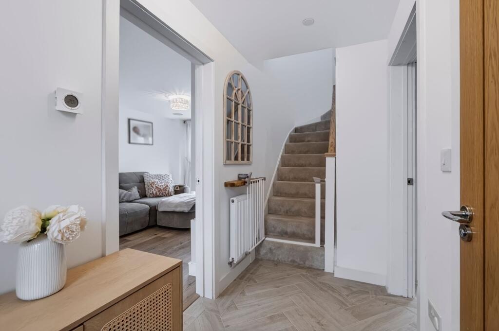 House in Cardiff, Tonyrefail - View 4