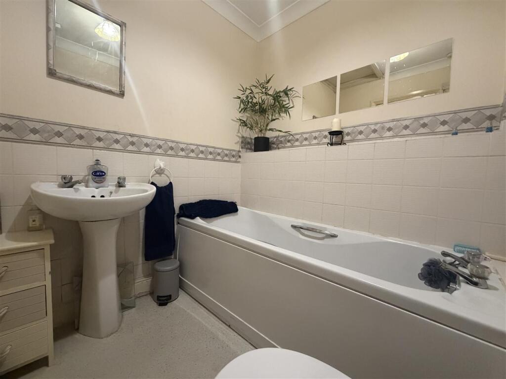Apartment in Southampton - More
