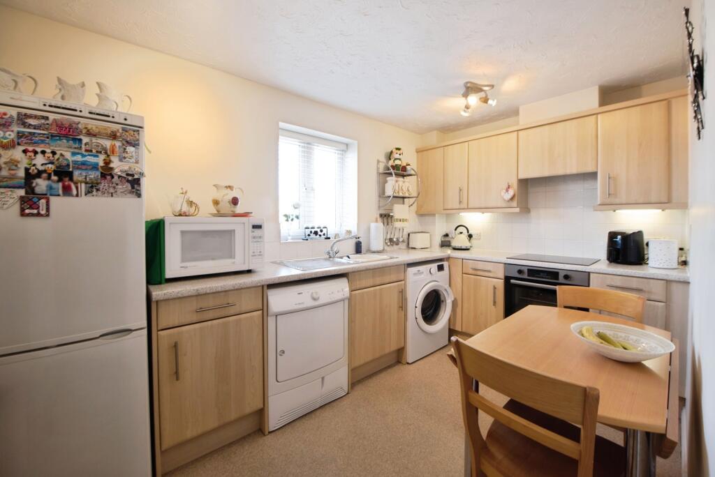 Apartment in Gosport, Hampshire - More