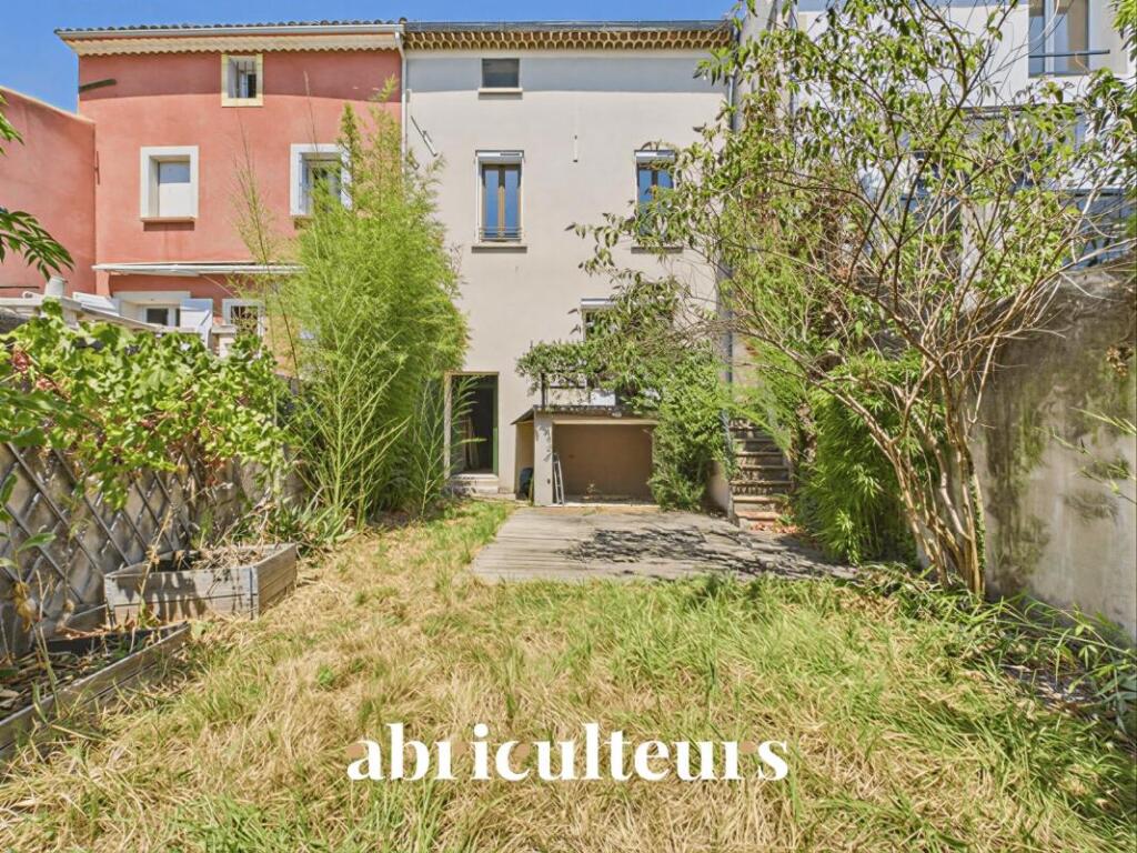 Main image of property: Provence-Alps-Cote d`Azur, Bouches-du-Rhône, St-Cannat