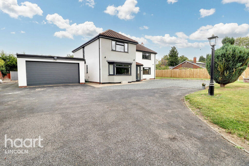4-bed detached on Louth Road, Wragby, £450,000