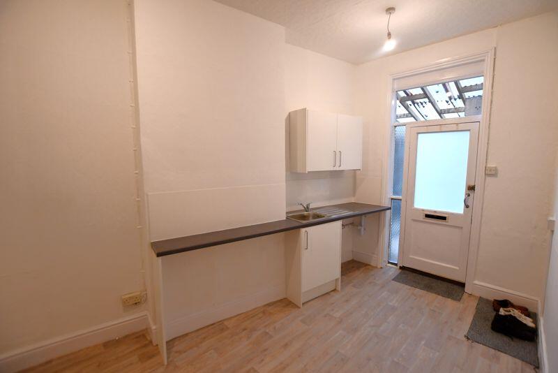 Apartment in Radstock, Fox Hills - View 5