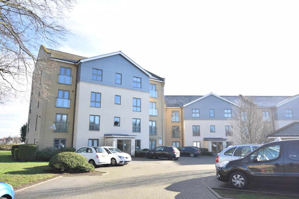 2-bed flat on Colchester,, £175,000