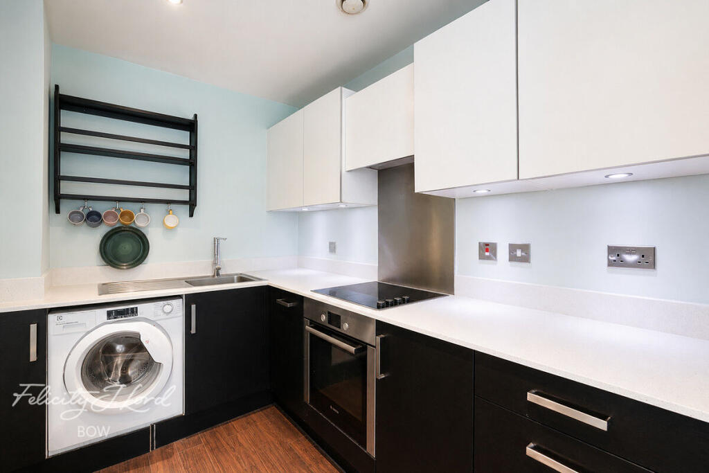 Apartment in London, Parkside, Poplar - More