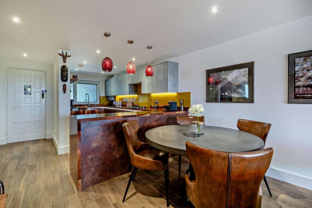 Apartment in Chester, Boughton Heath, Great Boughton - More