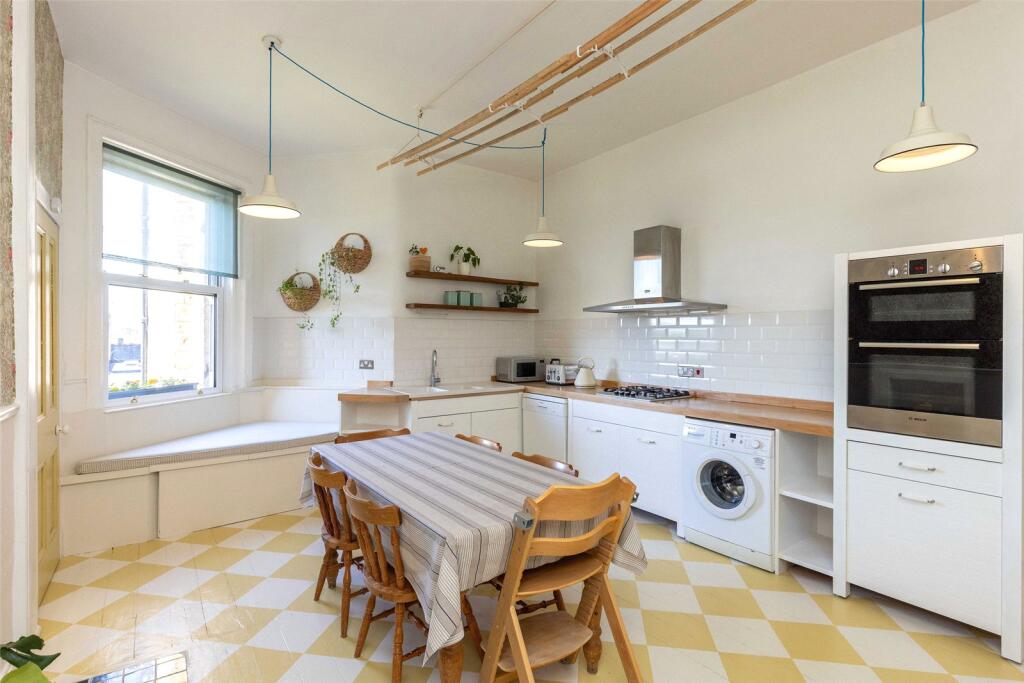 Apartment in Edinburgh - View 5