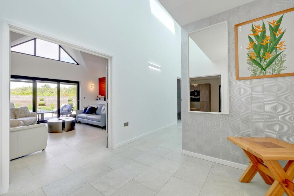 House in Wealden, Magham Down, Hailsham - More
