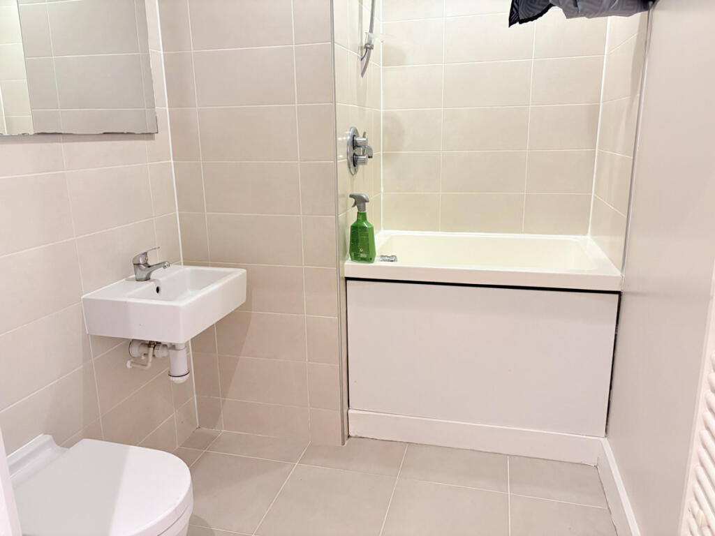 Apartment in Birmingham, West Midlands - View 4