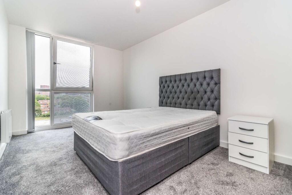 Apartment in Manchester - View 5