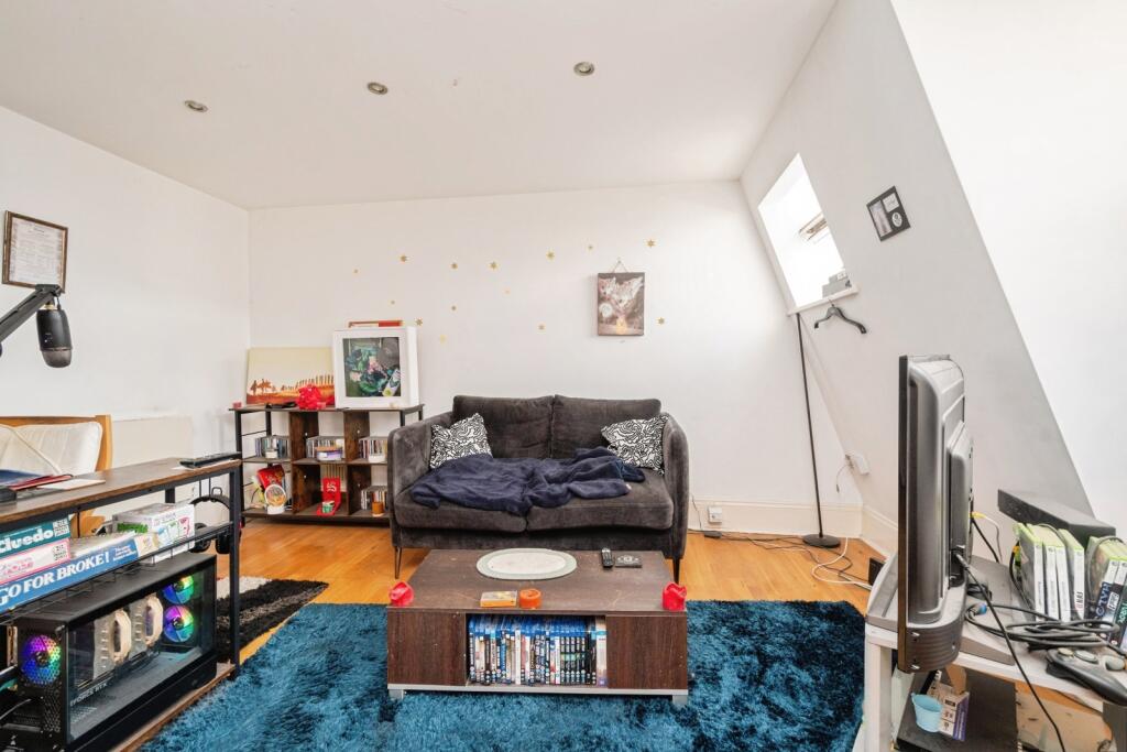 Apartment in Plymouth, Greenbank - View 4