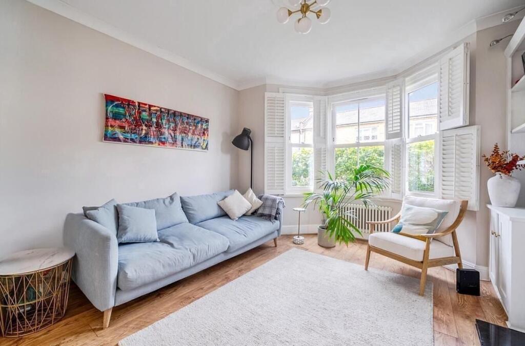 House in London - View 3