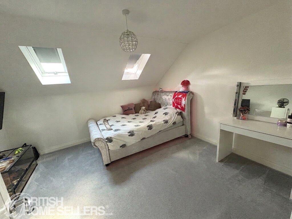 House in Hull - View 5