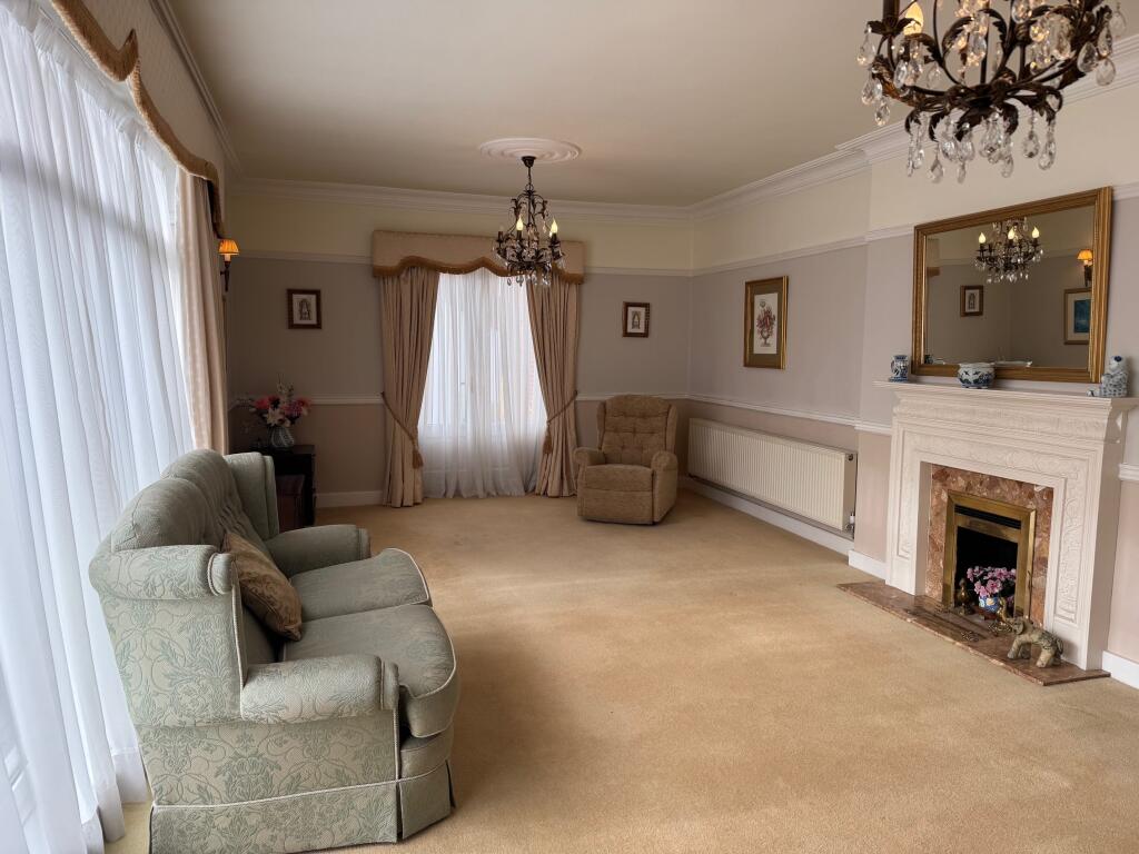 Hillside Crescent, Worksop photo 3