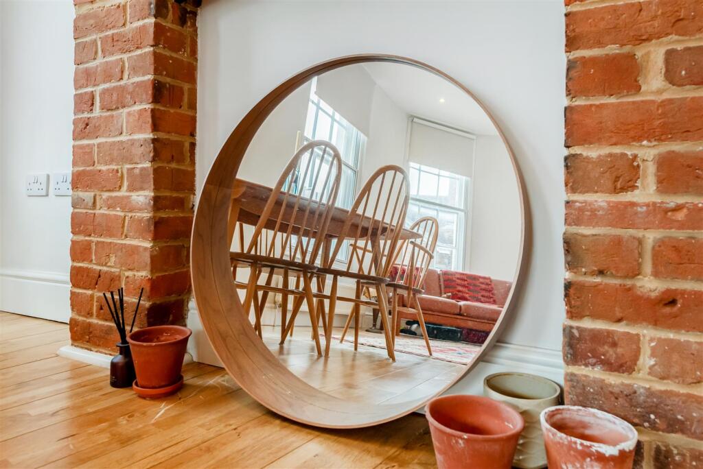 Apartment in Salisbury - More