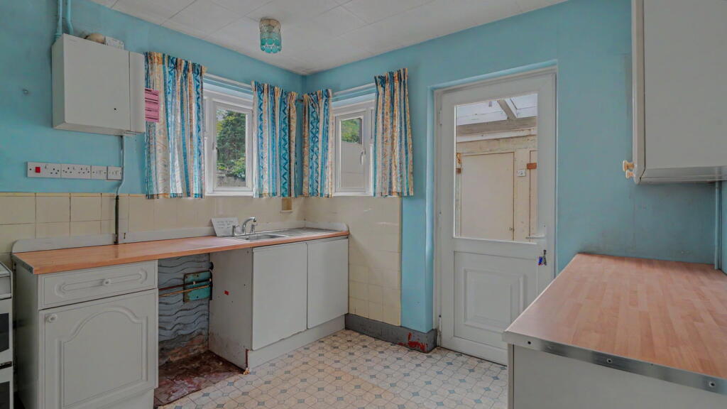 Tanhouse Farm Road, Solihull, B92 9EY - More