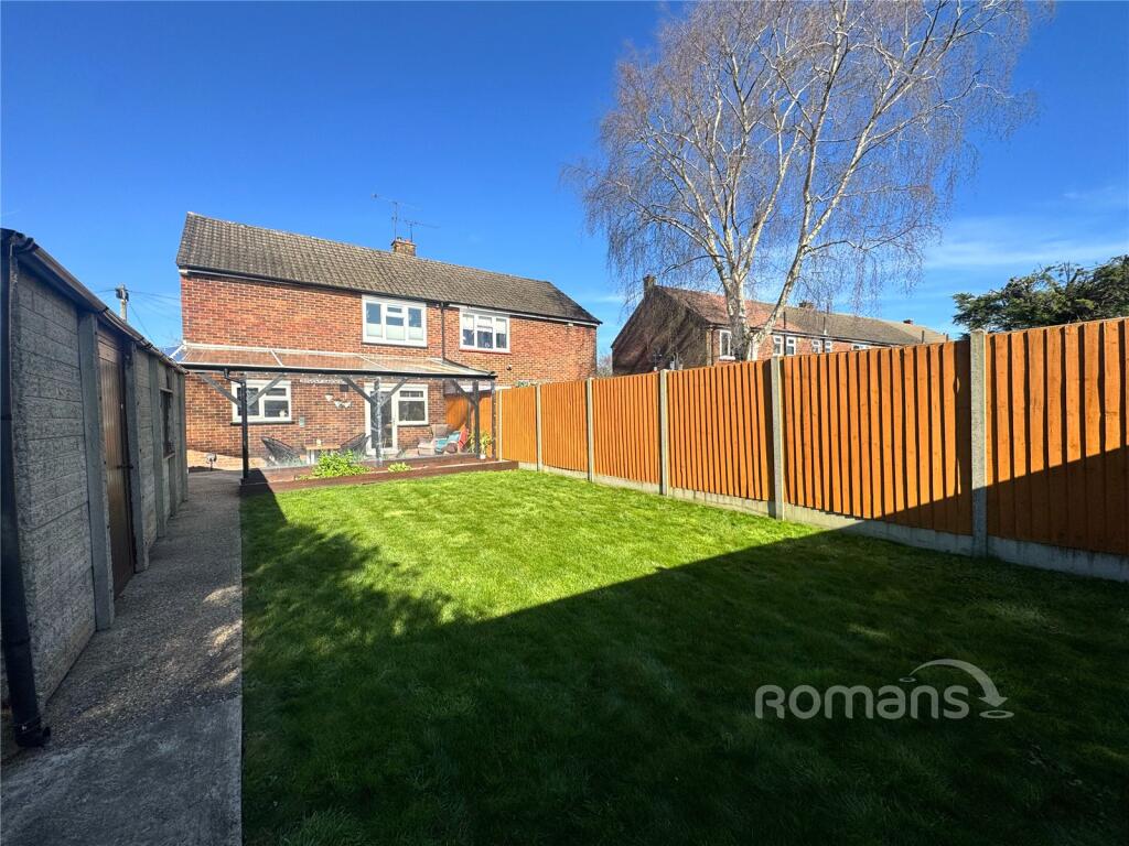 Mitcham Road, Camberley, Surrey photo 4