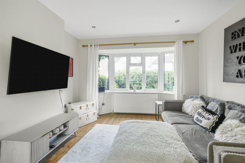 Newtown Road, Marlow, SL7 photo 2