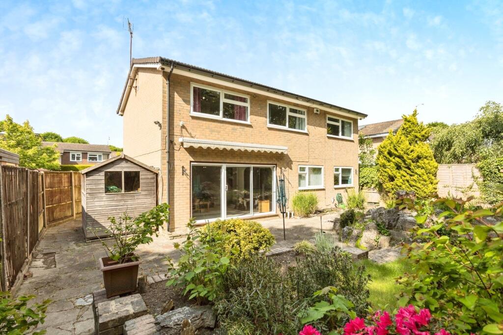 The Ridings, Worth, Crawley, West Sussex, RH10 photo 2