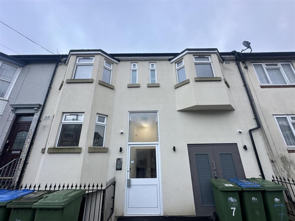 Main image of property: Lodge Road, Southampton