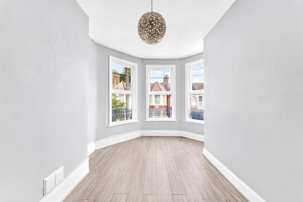 Apartment in London - View 2