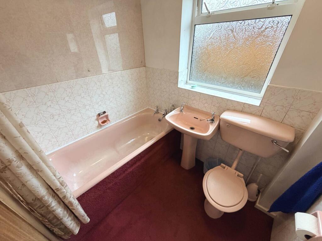 Squires Court, Cairn Grove, Blackpool, FY4 2RA photo 5