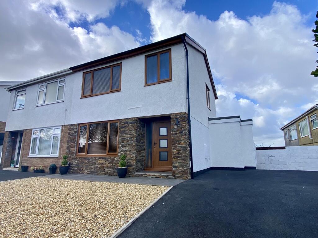 Main image of property: Heol Hafdy, Llansamlet, Swansea, City And County of Swansea.