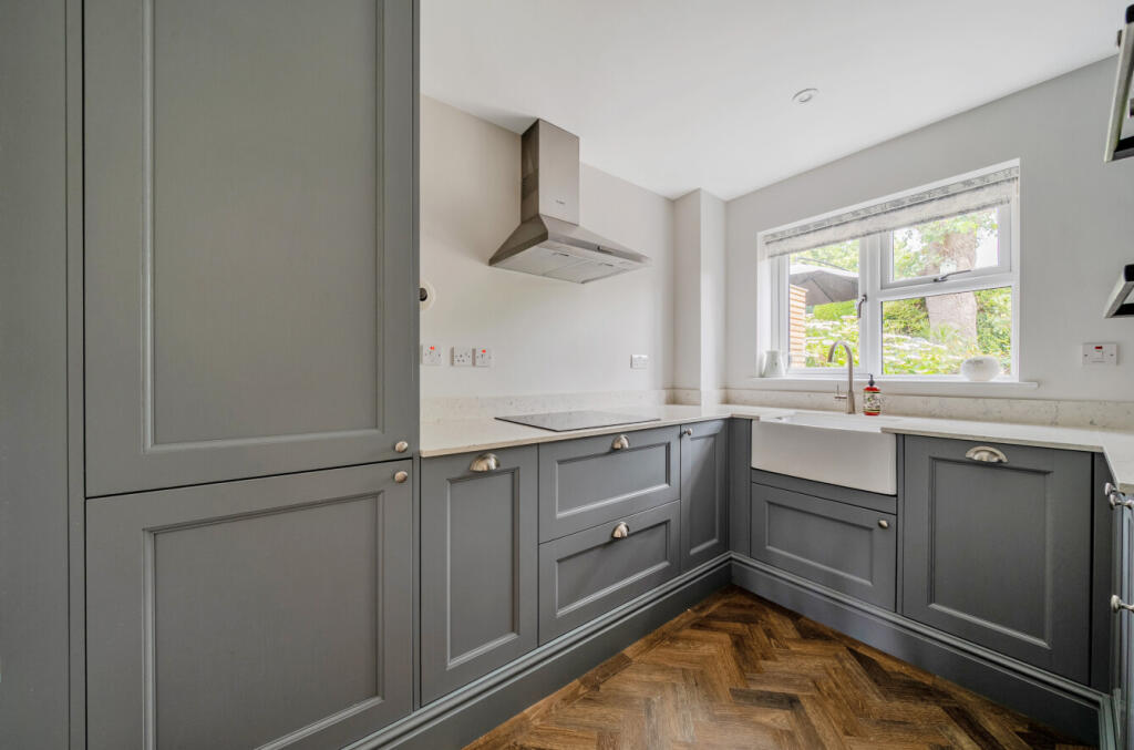 Fromow Gardens, Windlesham, Surrey, GU20 photo 4