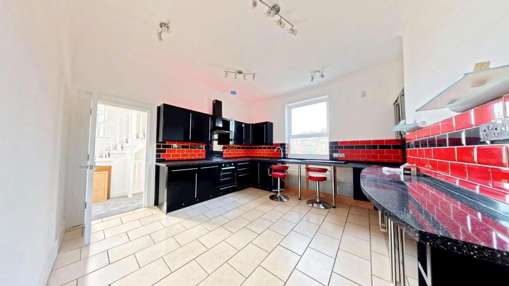 Apartment in Canterbury - More
