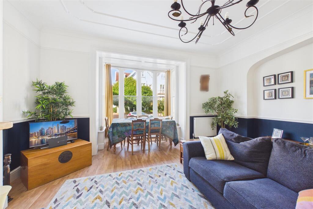Apartment in Bristol, Clifton - View 4