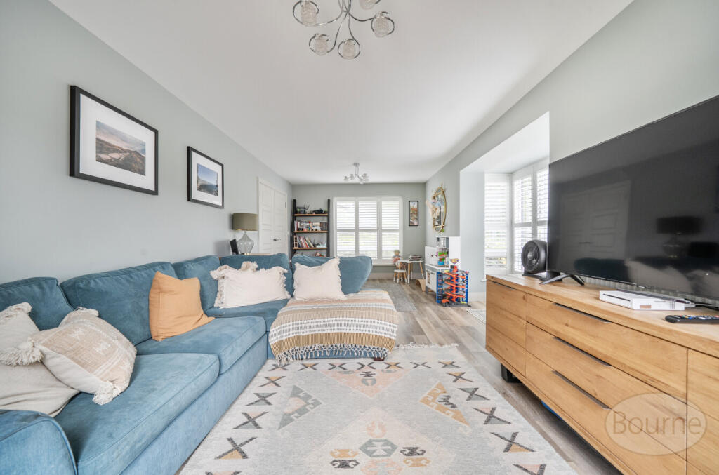 House in Guildford - View 2