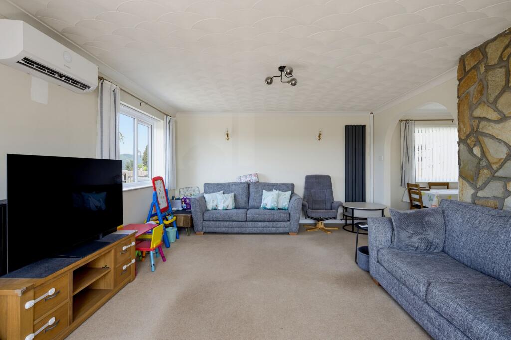 House in Risca - View 3