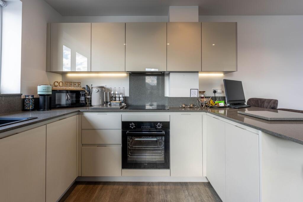 Apartment in Gillingham, St. Marys Island - View 5