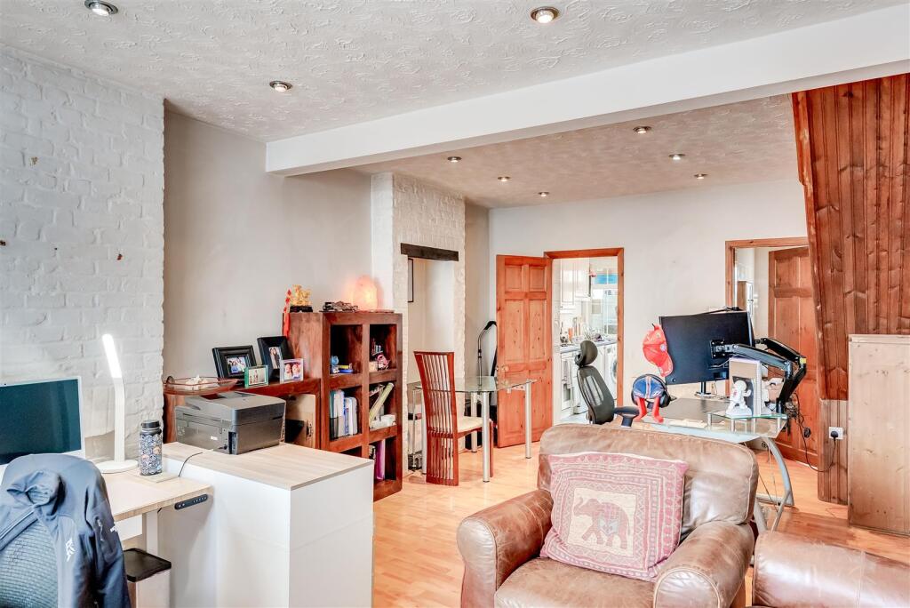 House in Dartford - View 5