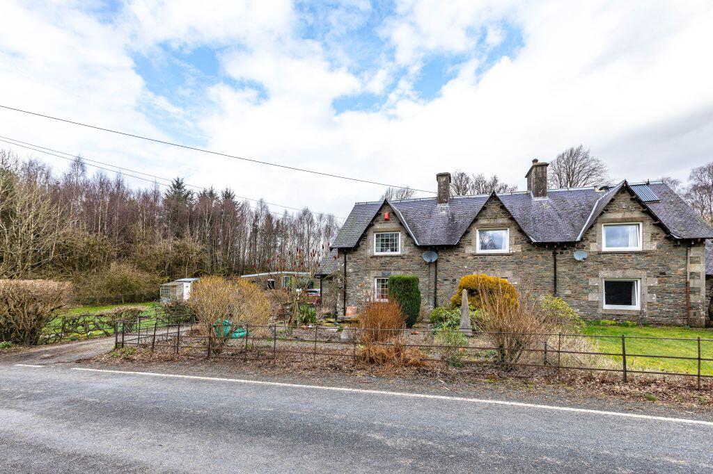 Main image of property: 2 Kemra Bank, Langholm, DG13 0NZ