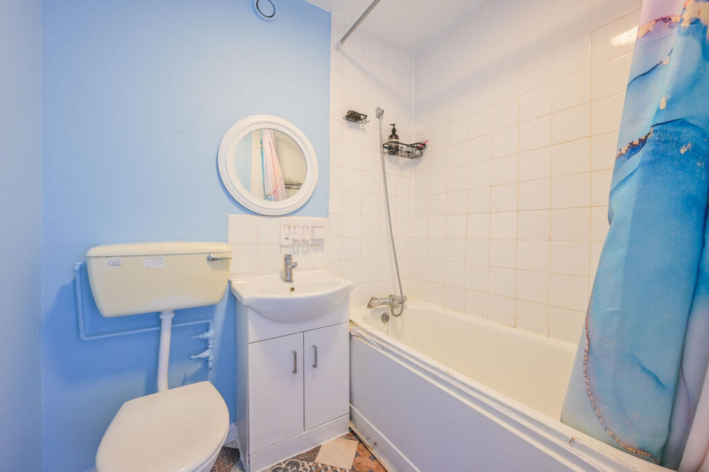 Apartment in London - More