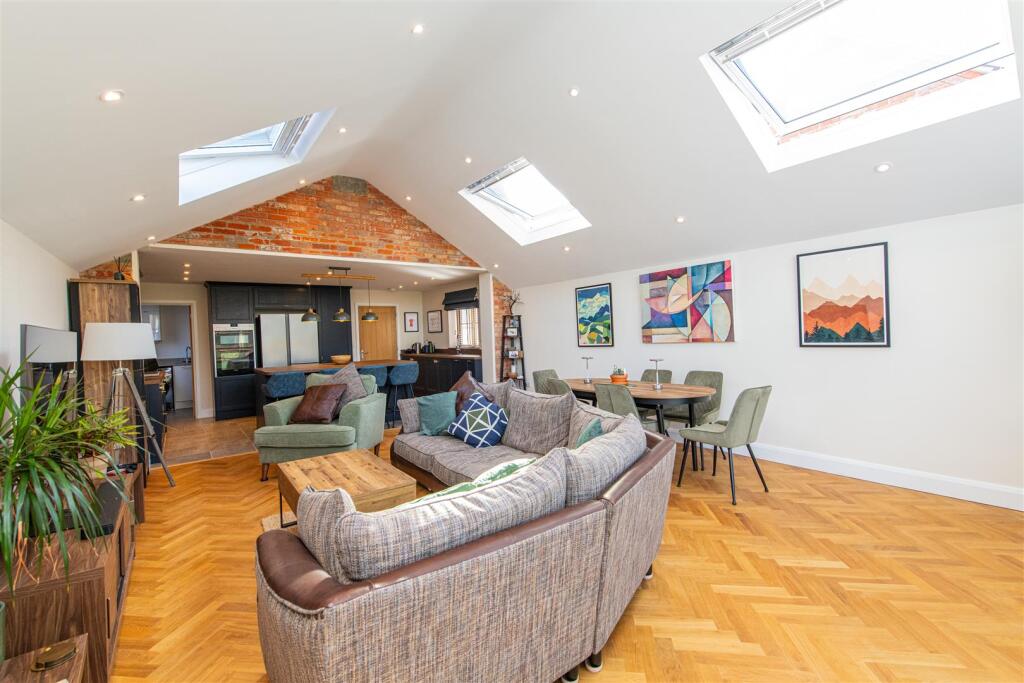 House in Northampton - View 5
