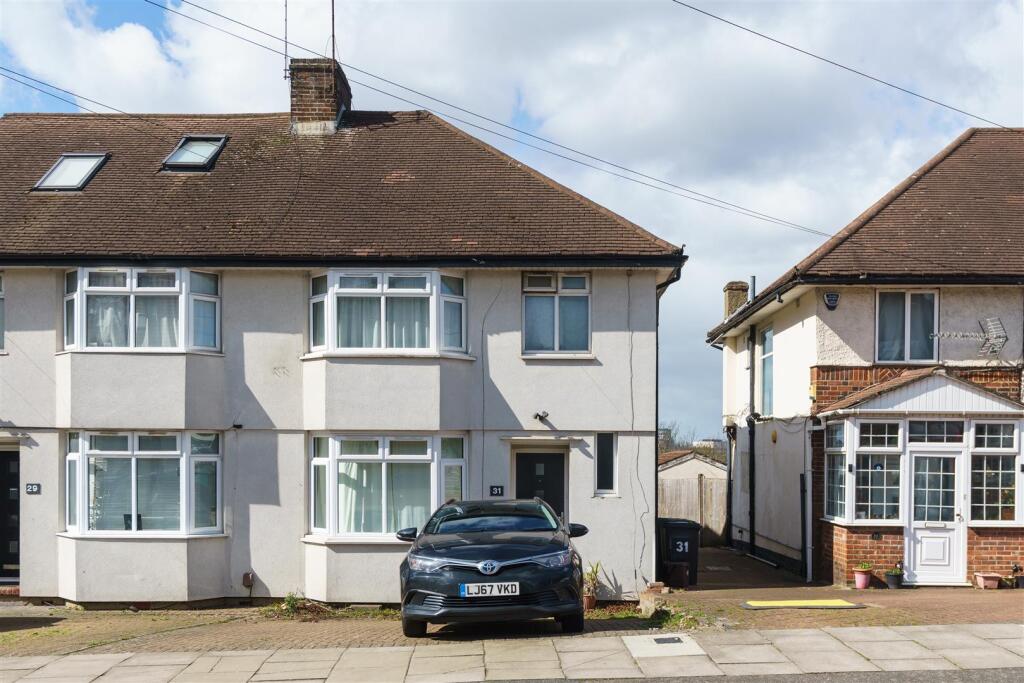 Main image of property: Selborne Gardens, Hendon, London NW4 4SH
