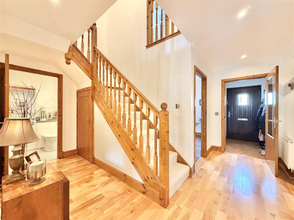 House in Cleghorn, South Lanarkshire - View 2