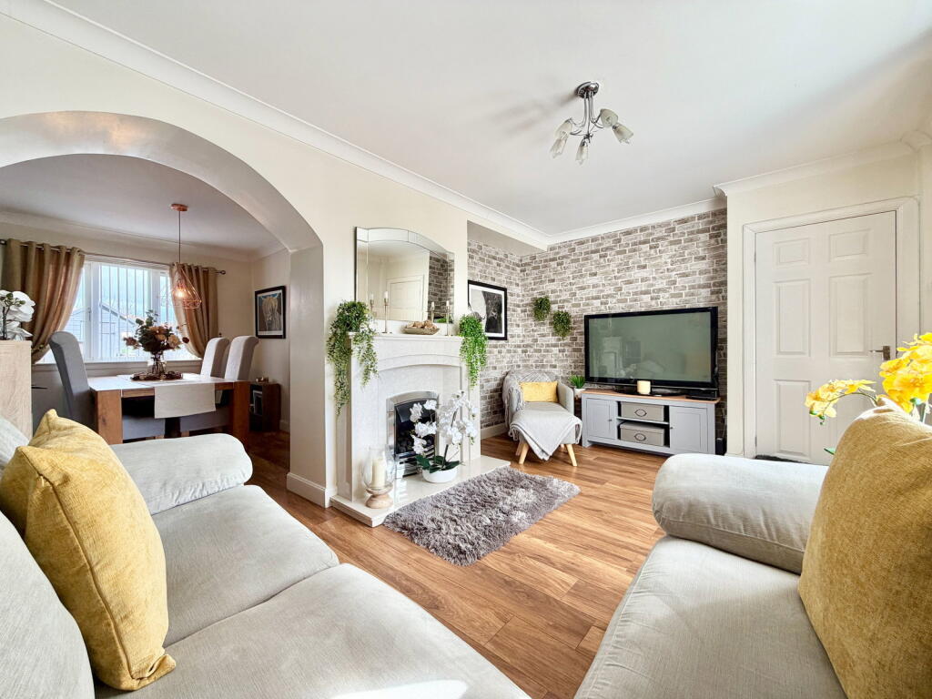 210, Carmuirs Avenue, Camelon, Falkirk, FK1 4JP photo 3