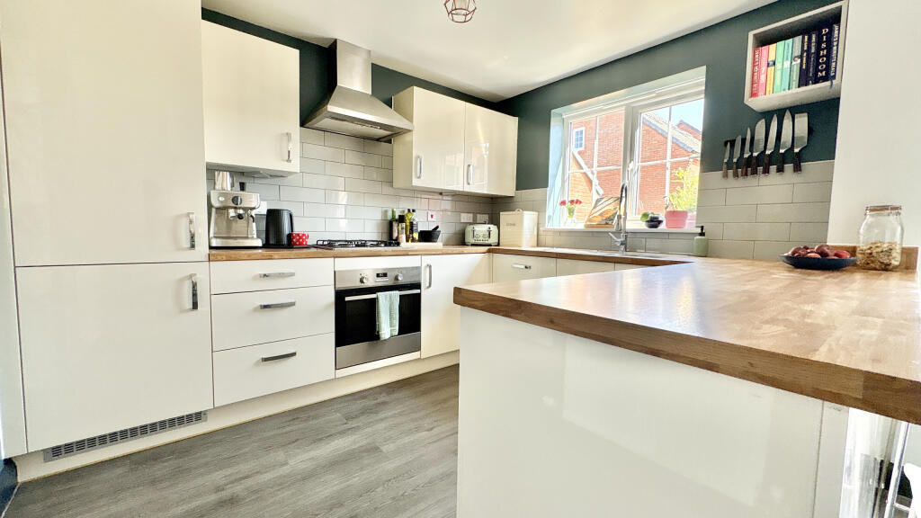 House in Taunton - View 3