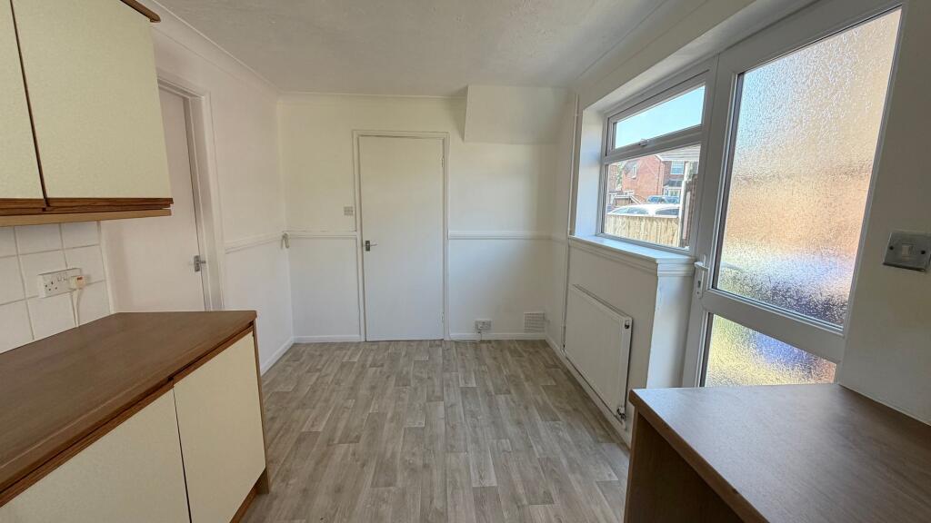 House in Grimsby, Wybers Wood - View 5