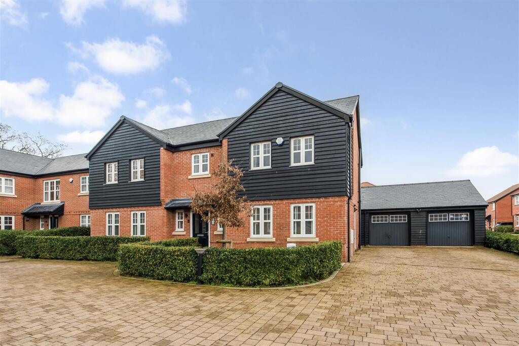 4-bed detached on Kidmere Field, Denmead, £650,000