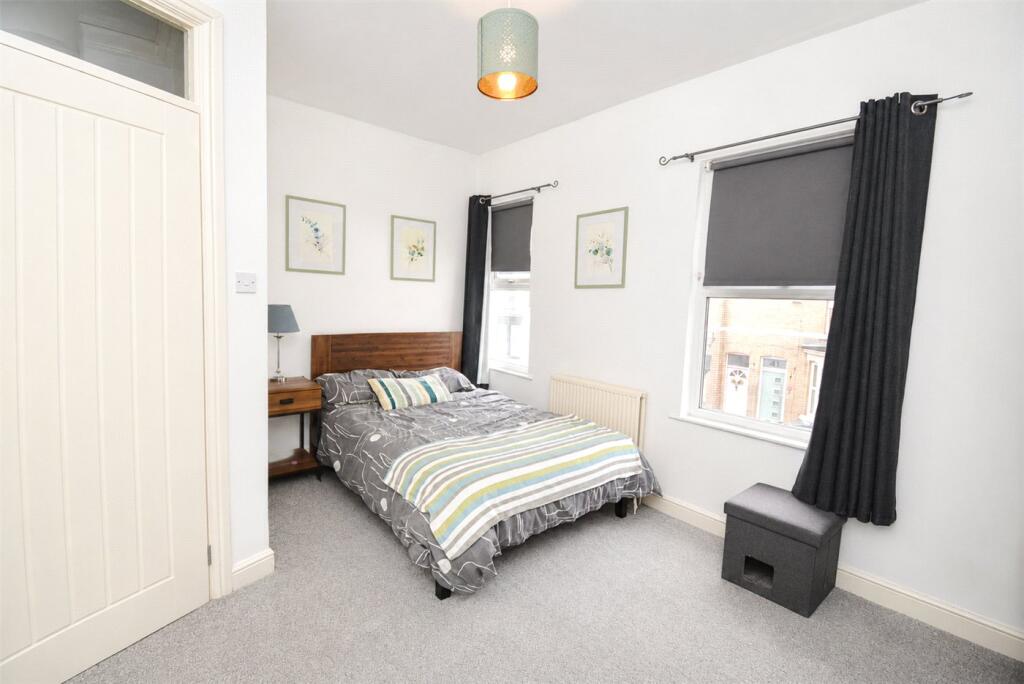 House in Wirral, Liverpool City Region - View 5